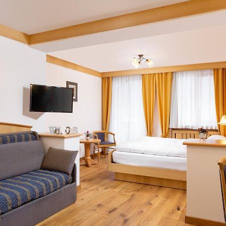 Hotel Pareda 卡纳泽伊 外观 照片